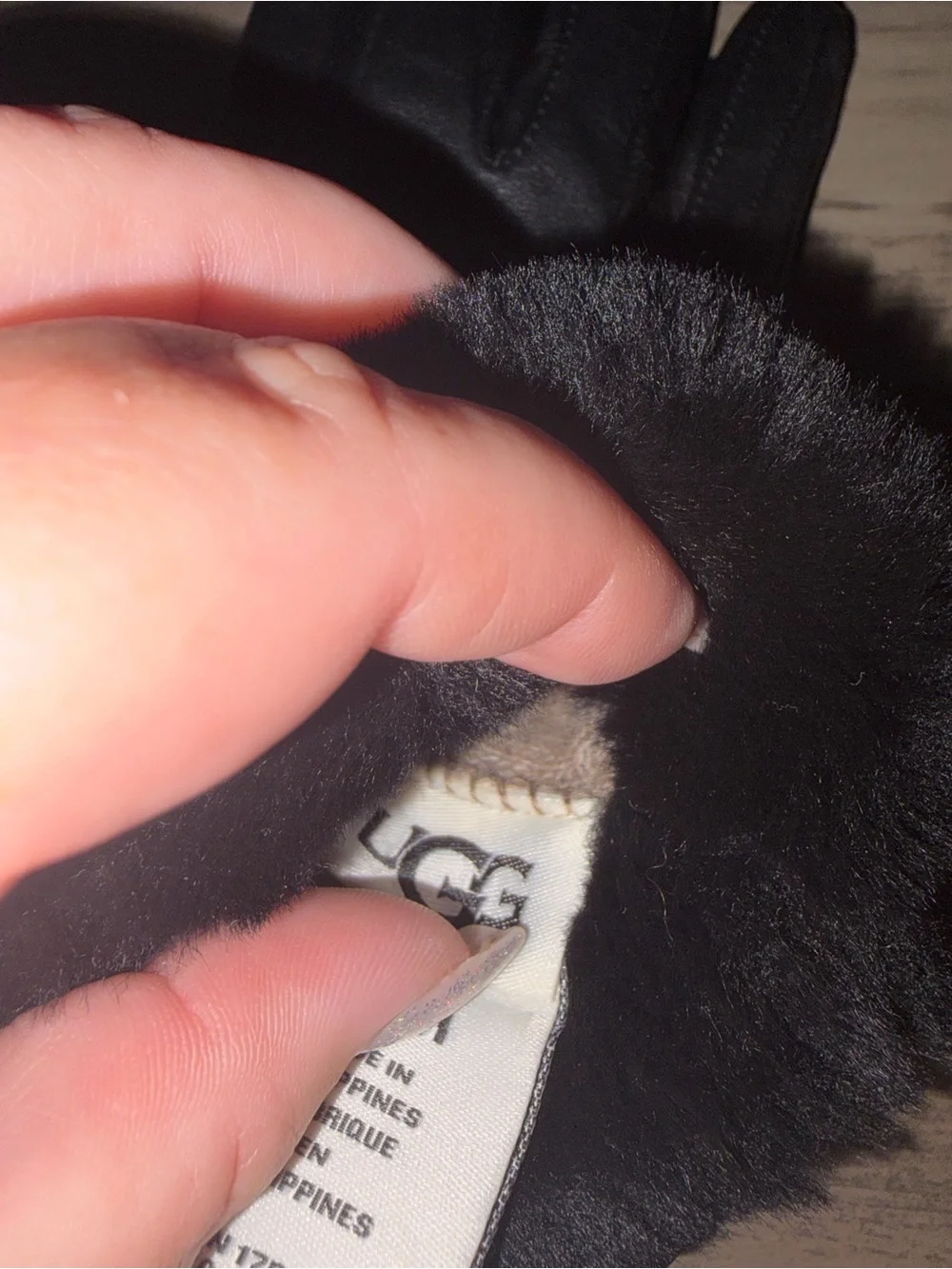 🆕💜UGG NWT Black Genuine Leather Gloves Real Fur Trim Wool Cashmere Lining Size M